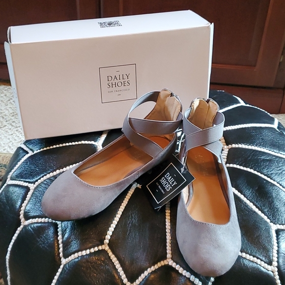 New X Ankle Strappy Lightweight Ballet Flat - Picture 1 of 6